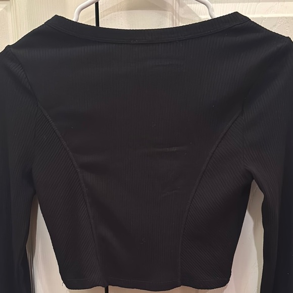 Black V-Neck Ribbed Women's Top - Picture 6 of 7